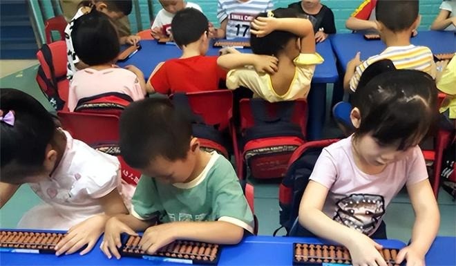 Thần đồng 6 tuổi được quân đội chiêu mộ, nuôi ăn học nhờ khả năng đặc biệt - Ảnh 2 Thần đồng 6 tuổi được quân đội chiêu mộ, nuôi ăn học nhờ khả năng đặc biệt - Ảnh 2