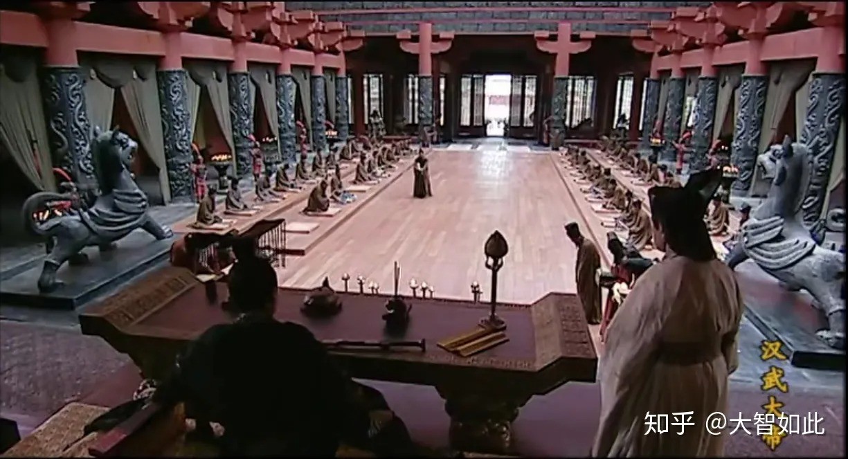 Ban đầu, các quan đại thần vào triều sẽ được ngồi đệ nghị bàn cùng hoàng đế. Ảnh minh họa: Internet