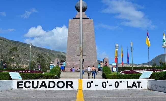 Vĩ độ 0 độ! Biên giới giữa Bắc Bán Cầu và Nam Bán Cầu.