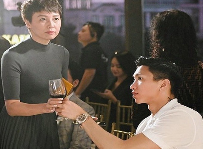 Đối với chàng rể Đoàn Văn Hậu, mẹ Doãn Hải My cũng rất mực yêu thương. Ảnh: Internet Đối với chàng rể Đoàn Văn Hậu, mẹ Doãn Hải My cũng rất mực yêu thương. Ảnh: Internet