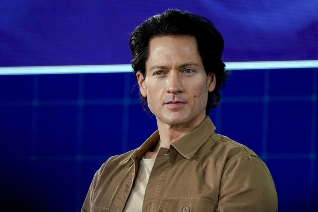 Bryan Johnson, 45 tuổi, chi khoản tiền khổng lồ để kéo dài tuổi trẻ của mình. Ảnh: Internet