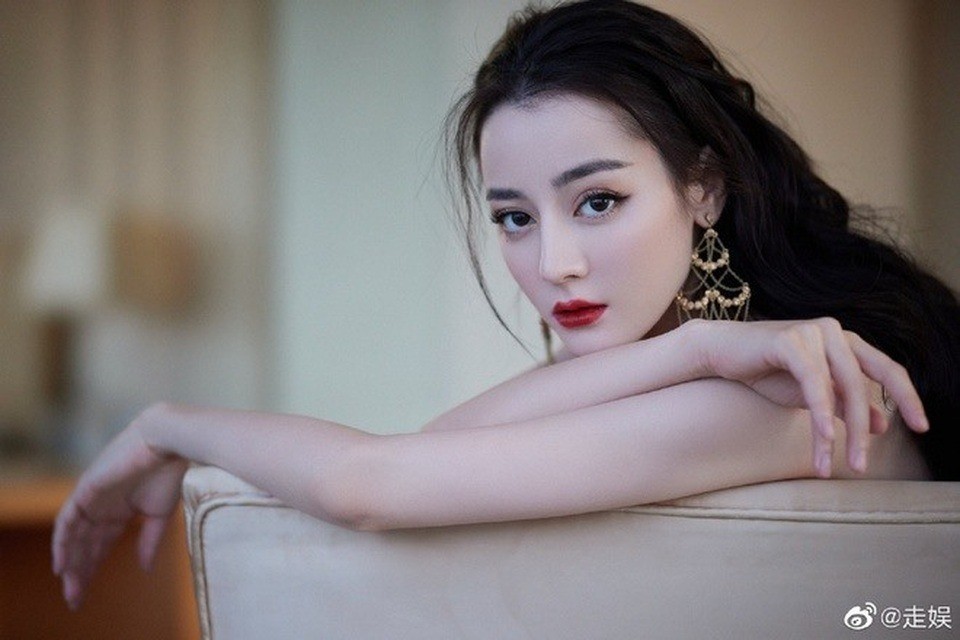 Địch Lệ Nhiệt Ba, mỹ nhân Tân Cương nổi tiếng hoạt động trong showbiz Trung. Ảnh: Internet Địch Lệ Nhiệt Ba, mỹ nhân Tân Cương nổi tiếng hoạt động trong showbiz Trung. Ảnh: Internet
