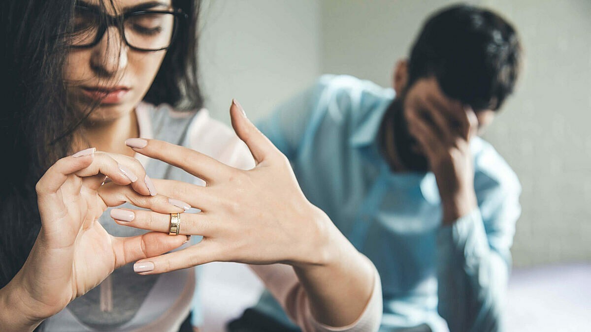 Không trung thực và lừa dối sẽ làm đối phương mất dần niềm tin vào hôn nhân. Ảnh minh họa: Internet