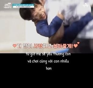 Nụ cười nở trên gương mặt cậu bé khiến khán giả vỡ òa. Ảnh cắt từ clip Nụ cười nở trên gương mặt cậu bé khiến khán giả vỡ òa. Ảnh cắt từ clip