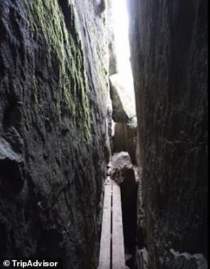 Trong văn hóa dân gian cổ xưa, hang động được biết đến như một nơi mà các nhà hiền triết địa phương sẽ gặp gỡ để tiếp xúc với thế giới linh hồn. Ảnh: Dailymail Trong văn hóa dân gian cổ xưa, hang động được biết đến như một nơi mà các nhà hiền triết địa phương sẽ gặp gỡ để tiếp xúc với thế giới linh hồn. Ảnh: Dailymail