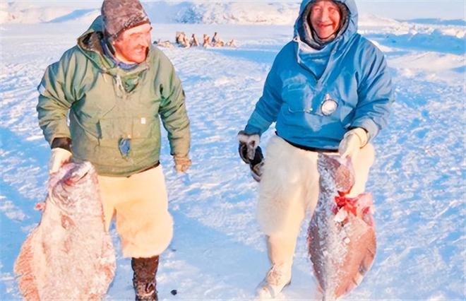 Lối sống của người Eskimo có nhiều điều thú vị, giúp họ chống chọi được với thiên nhiên. Ảnh: Internet Lối sống của người Eskimo có nhiều điều thú vị, giúp họ chống chọi được với thiên nhiên. Ảnh: Internet
