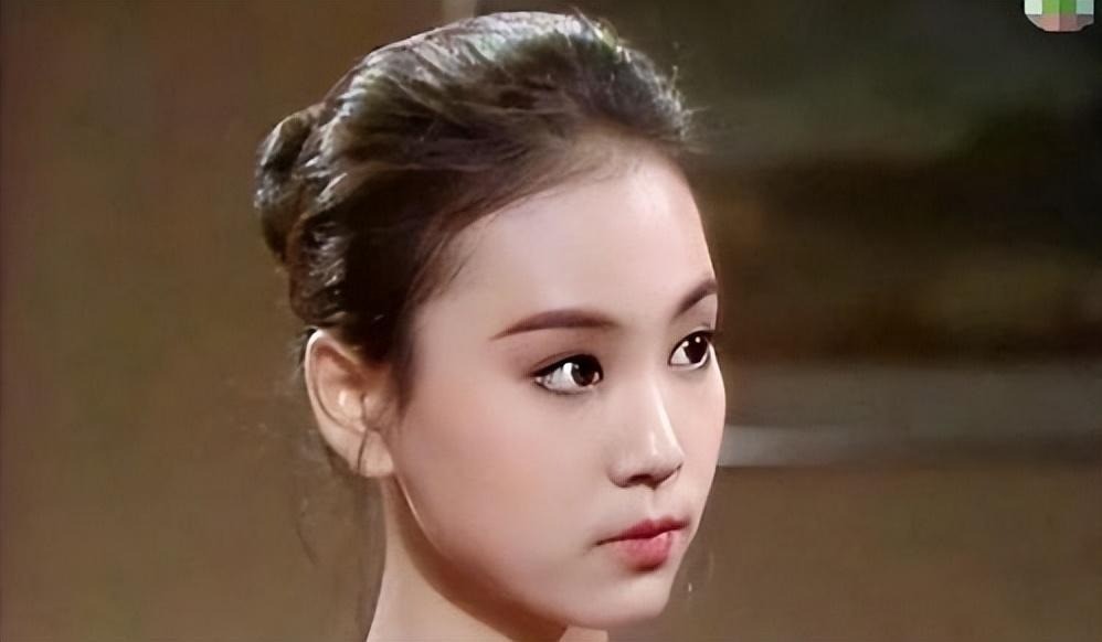 Nhan sắc trong trẻo của Lưu Tuyết Hoa thời trẻ. Ảnh: Internet