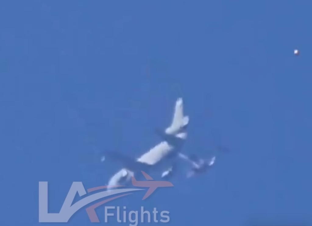 Đối tượng được phát hiện trên livestream 3 lần. Ảnh: YouTube