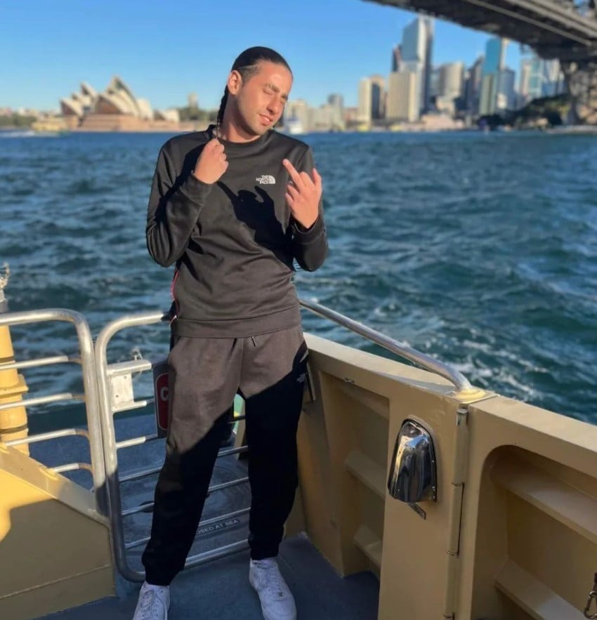 Ghadia bất ngờ nhận được số tiền khổng lồ 750.000 AUD trong tài khoản ngân hàng khi đang ngủ. Ảnh: Instagram