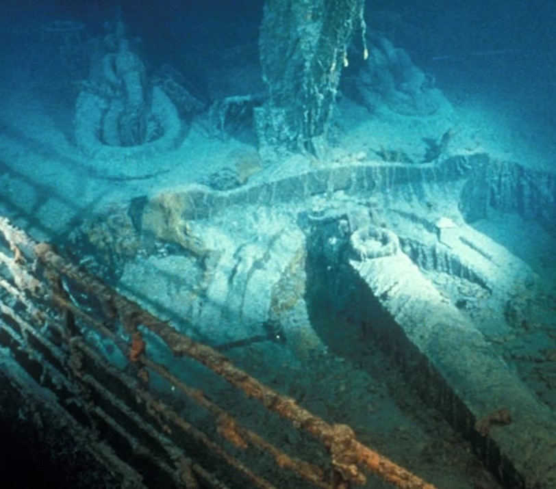 Xác tàu Titanic không còn sót lại bộ xương là do sự thay đổi thành phần nước biển, đặc biệt là độ bão hòa canxi cacbonat, làm tan xương, để lại rất ít hoặc không còn hài cốt người. Ảnh: Internet Xác tàu Titanic không còn sót lại bộ xương là do sự thay đổi thành phần nước biển, đặc biệt là độ bão hòa canxi cacbonat, làm tan xương, để lại rất ít hoặc không còn hài cốt người. Ảnh: Internet