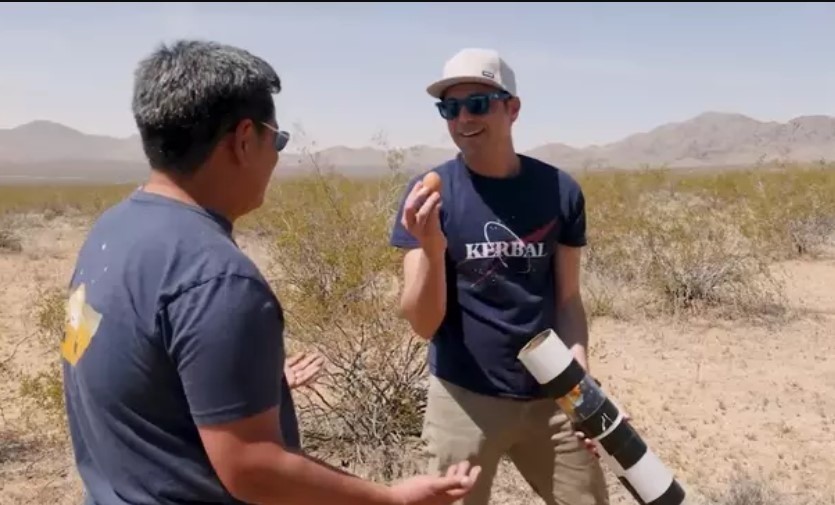 Quả trứng còn nguyên vẹn sau hành trình kỳ diệu của nó. Ảnh: YouTube