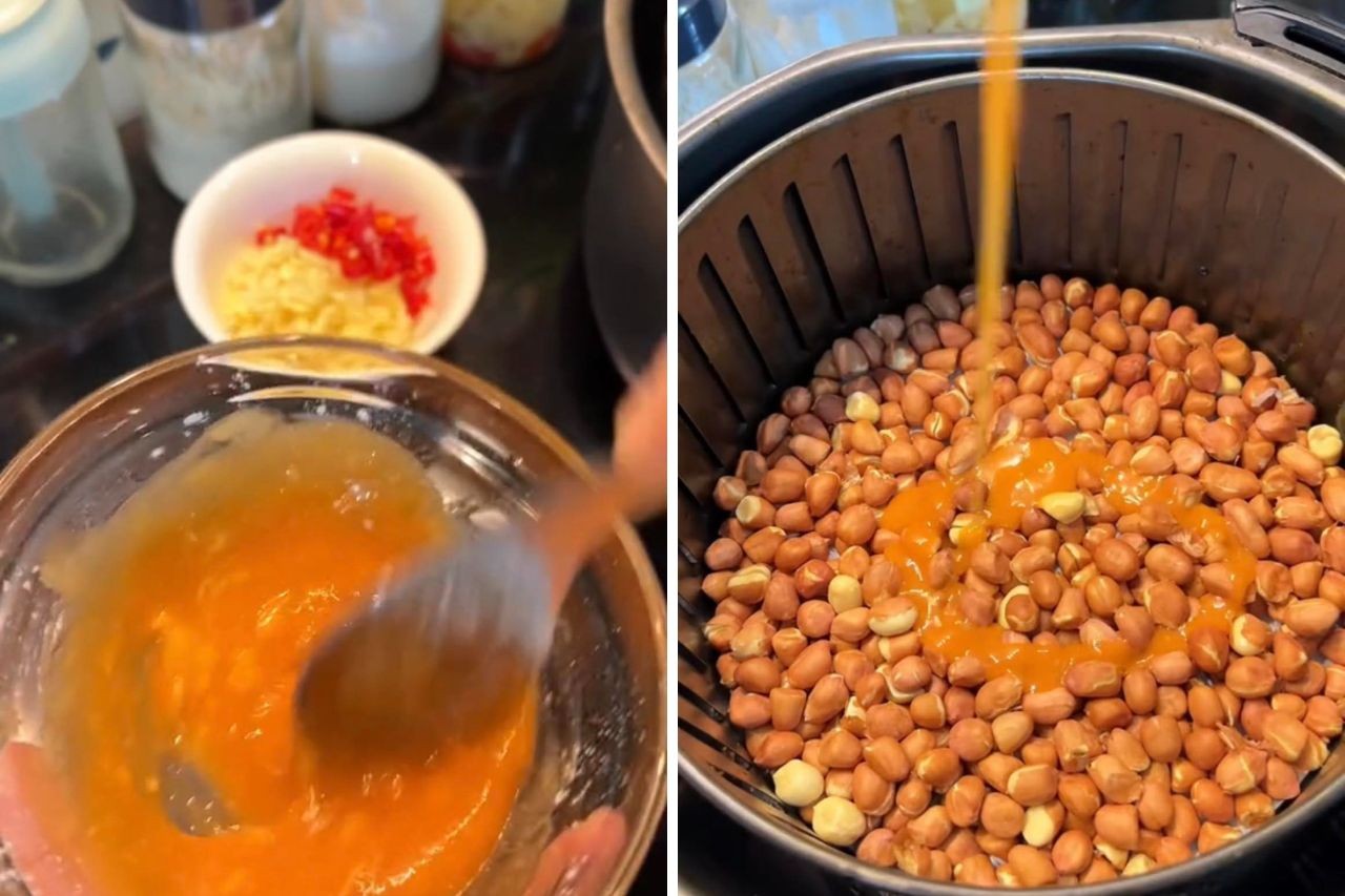 Cho hỗn hợp vào đậu phộng đã rang chín, trộn đều.