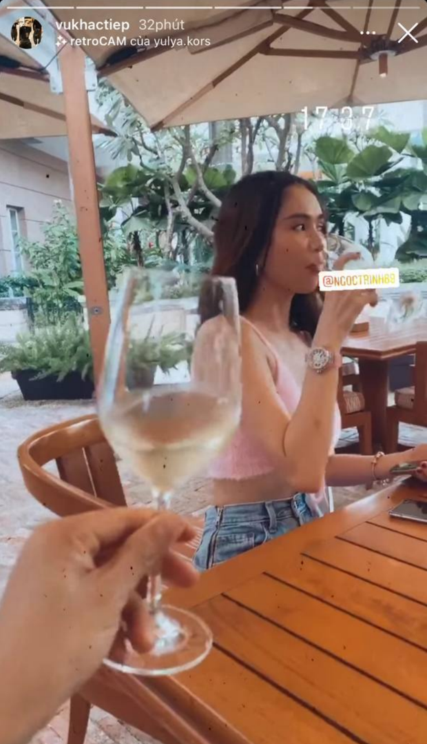 Vũ Khắc Tiệp chia sẻ hình ảnh 'đánh lẻ' cùng Ngọc Trinh Vũ Khắc Tiệp chia sẻ hình ảnh 'đánh lẻ' cùng Ngọc Trinh