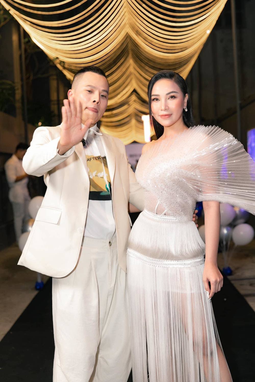 Quỳnh Thư xác nhận cả hai đã nghỉ chơi sau 15 năm gắn bó Quỳnh Thư xác nhận cả hai đã nghỉ chơi sau 15 năm gắn bó