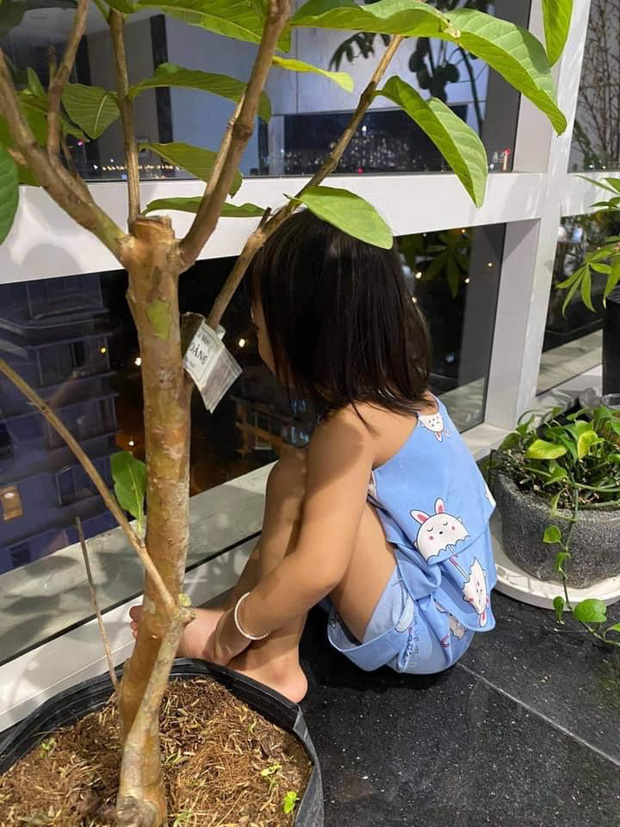 NTK Đỗ Mạnh Cường nhận nuôi bé gái 3 tuổi, có hoàn cảnh đáng thương. NTK Đỗ Mạnh Cường nhận nuôi bé gái 3 tuổi, có hoàn cảnh đáng thương.