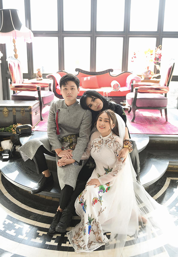 Tháng 1/2021, Thiện Thanh đã lên xe hoa với nam ca sĩ chuyên hát dòng nhạc thính phòng. Ảnh FBNV Tháng 1/2021, Thiện Thanh đã lên xe hoa với nam ca sĩ chuyên hát dòng nhạc thính phòng. Ảnh FBNV