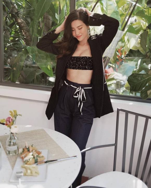 Bộ ảnh sau 2 giờ đăng tải đã đạt 123.000 lượt yêu thích của cộng đồng mạng.