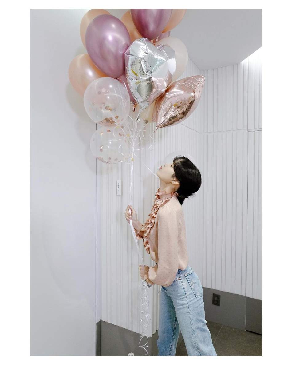 Lisa được báo Trung hết lời khen ngợi nhưng netizen lại dậy sóng phản đối - Ảnh 1