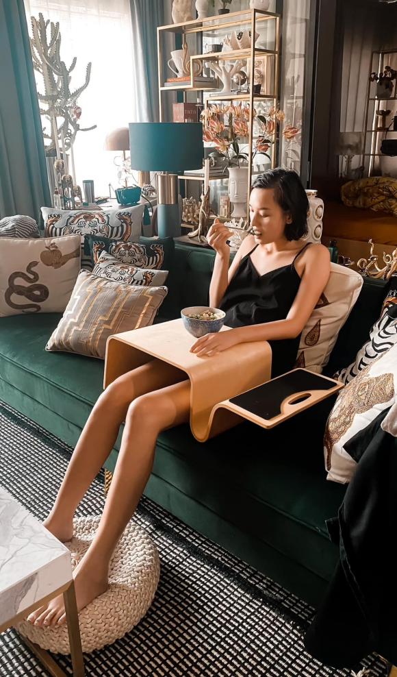 Lê Thúy bị ốm và nũng nịu chồng chăm sóc Lê Thúy bị ốm và nũng nịu chồng chăm sóc