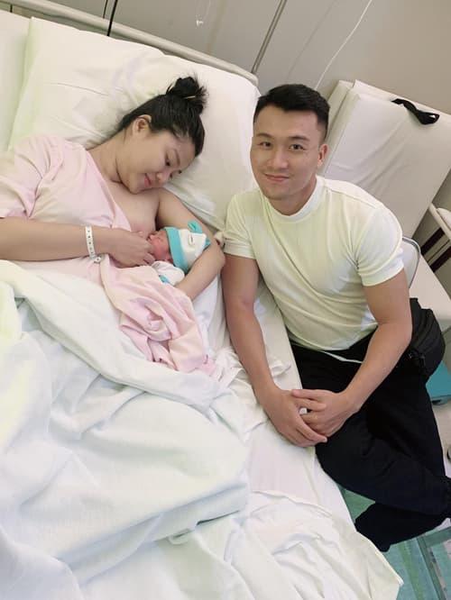 Xuân Phúc vui sướng khoe được lên chức Xuân Phúc vui sướng khoe được lên chức