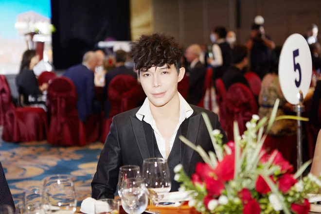 Khi bị hỏi có ghét Ngọc Trinh không, Nathan Lee đáp trả căng đét - Ảnh 1