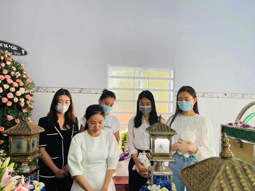 Hoa hậu Tiểu Vy mong muốn các bậc phụ huynh cần dành nhiều thời gian quan tâm các con hơn nữa (Ảnh: FBNV).