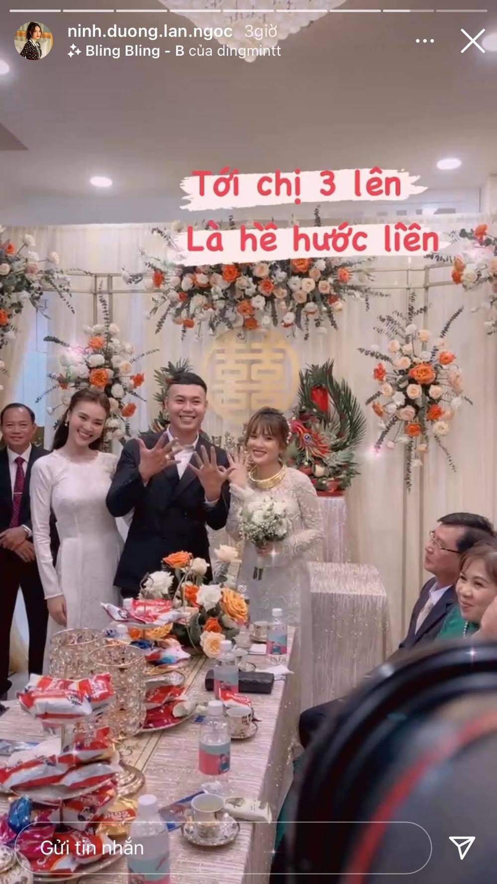 Ninh Dương Lan Ngọc xinh đẹp trong lễ cưới của em trai. (Ảnh: Chụp màn hình)