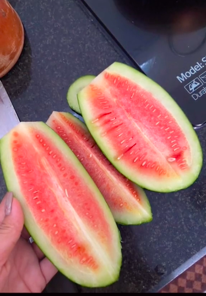 Khi bổ ra khiến nhiều người thất vọng vì khá non