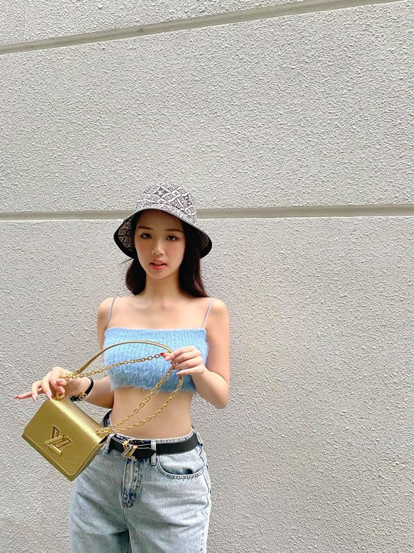 Amee khoe ảnh hồi nhỏ, đập tan tin đồn 'dao kéo' - Ảnh 4 Amee khoe ảnh hồi nhỏ, đập tan tin đồn 'dao kéo' - Ảnh 4