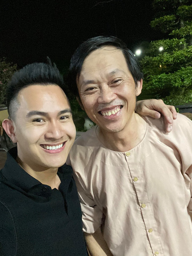 Không cần nói nhiều, Thành Vinh thể hiện rõ thái độ luôn kính trọng, tin tưởng bố dù có chuyện gì xảy ra