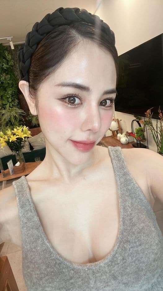 Bị chê 'xấu xí', vợ sắp cưới của Huỳnh Anh đáp trả cực gắt - Ảnh 2 Bị chê 'xấu xí', vợ sắp cưới của Huỳnh Anh đáp trả cực gắt - Ảnh 2