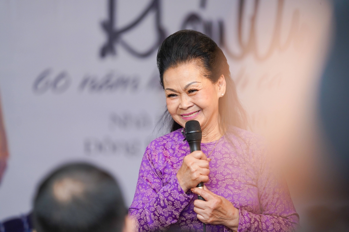 Khánh Ly tại buổi họp báo ra mắt đêm nhạc. Ảnh: Internet