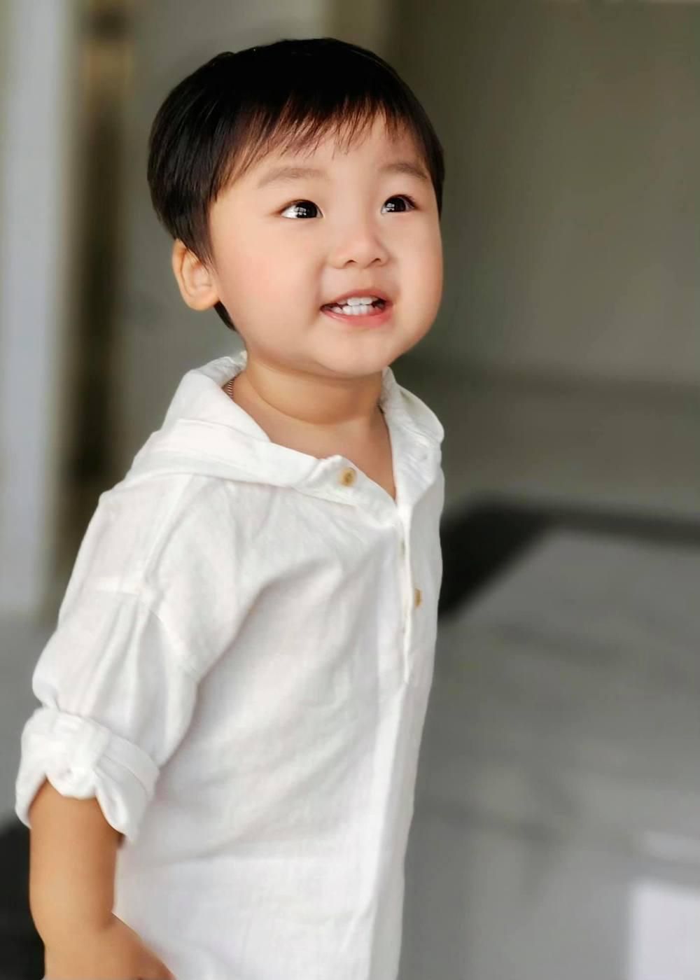 Hòa Minzy khiến dân tình 'gục ngã' trước biểu cảm cực đáng yêu của quý tử  - Ảnh 4