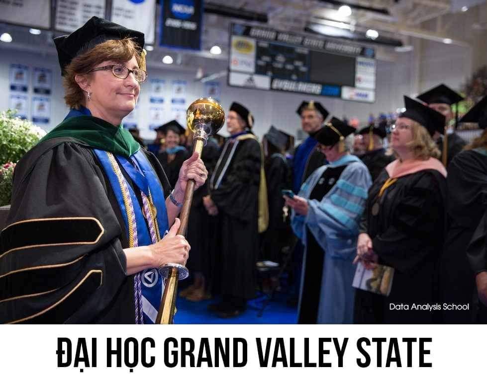 HOT: Cận cảnh bộ sưu tập 'quyền trượng' của các trường ĐH trên thế giới  - Ảnh 9