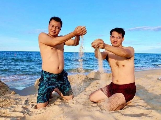 Ngưỡng mộ với tình bạn kéo dài hơn 3 thập kỷ của 'cặp bài trùng' Tự Long - Xuân Bắc - Ảnh 2 Ngưỡng mộ với tình bạn kéo dài hơn 3 thập kỷ của 'cặp bài trùng' Tự Long - Xuân Bắc - Ảnh 2