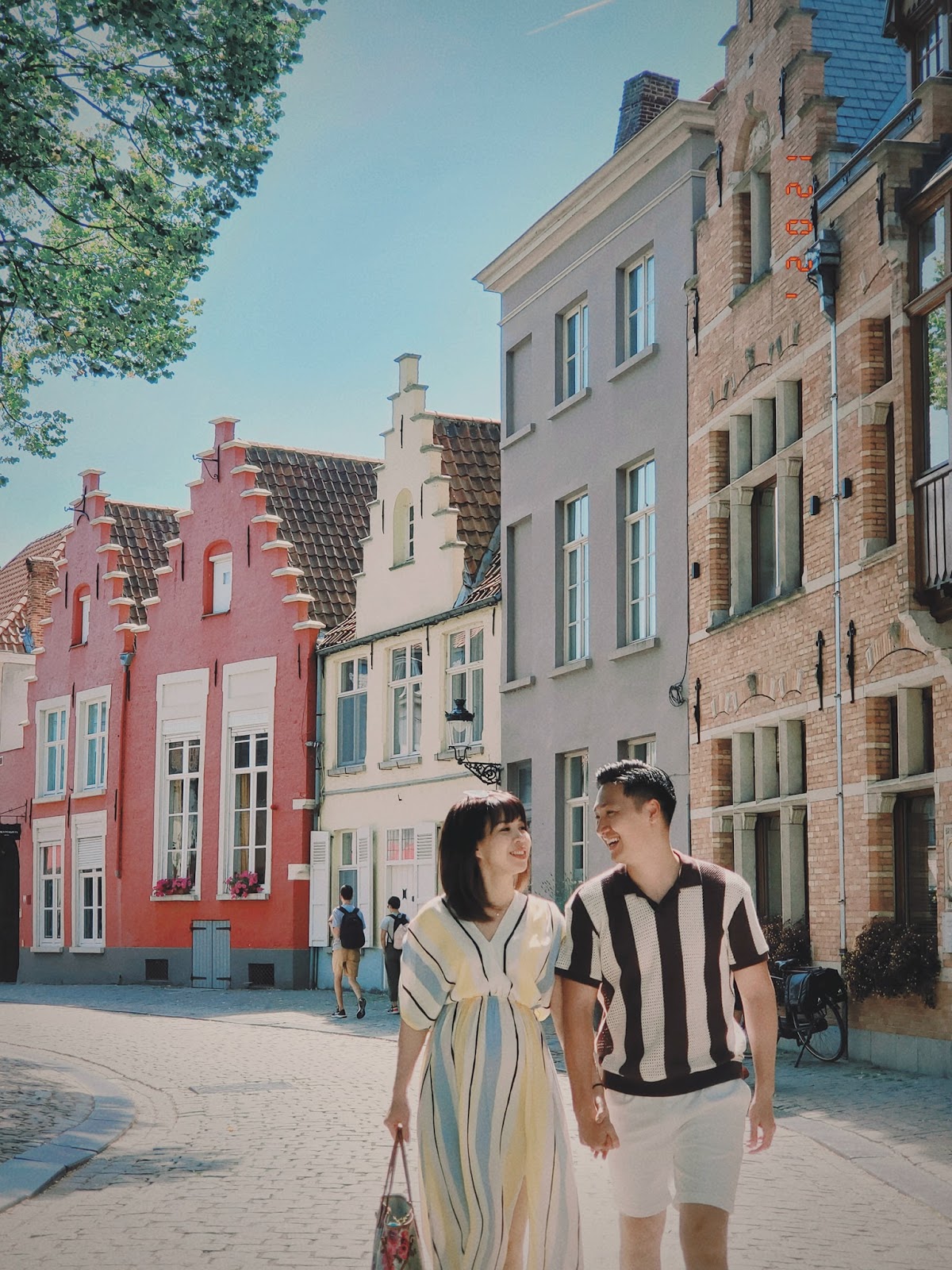 Hạnh phúc là thế, Mạnh Trường vẫn phải than thở vì điều này khi châu Âu cùng vợ bầu  - Ảnh 1