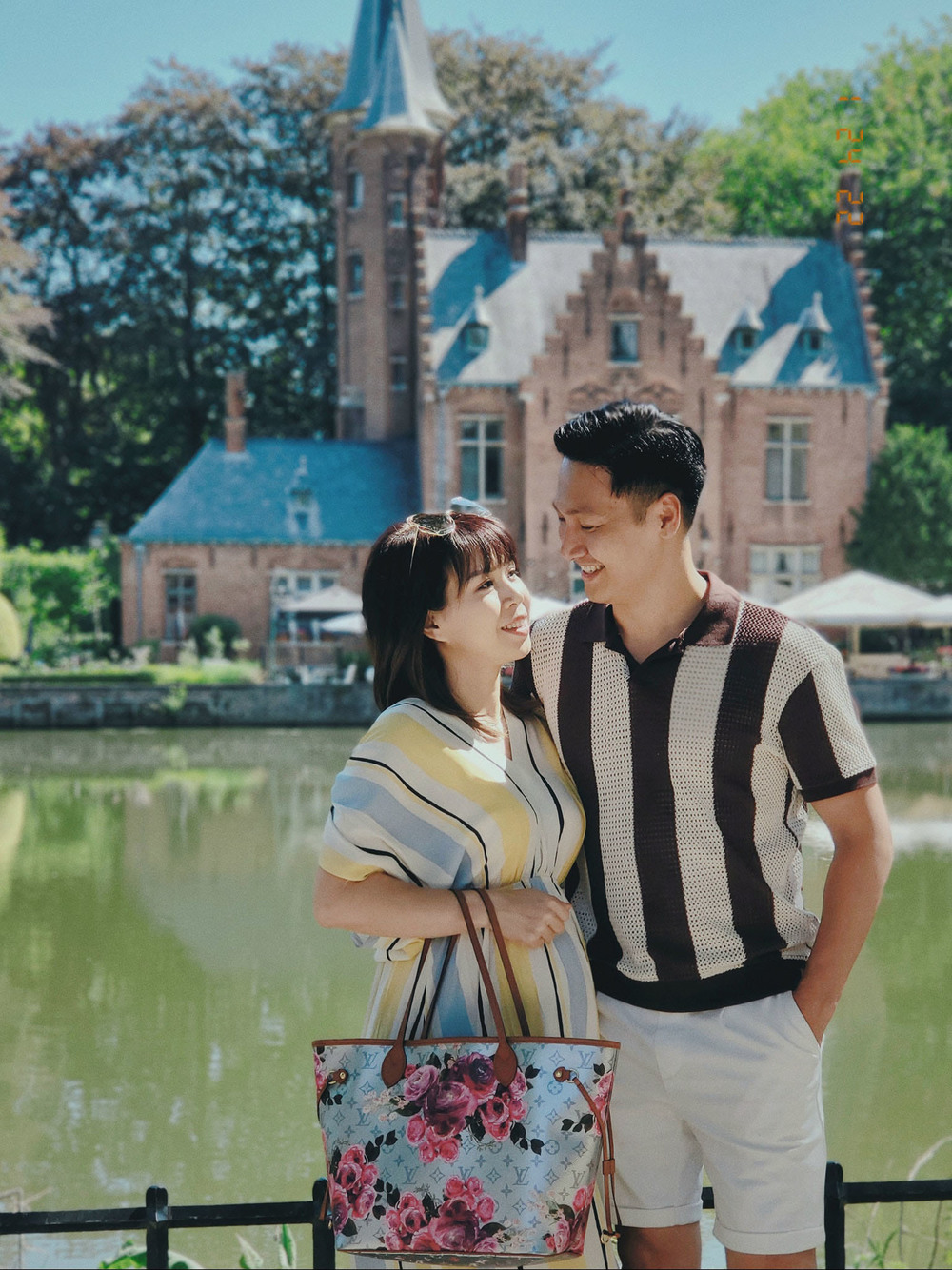 Nam diễn viên và bà xã hiện đang có chuyến du lịch ở Châu Âu. Ảnh: Facebook