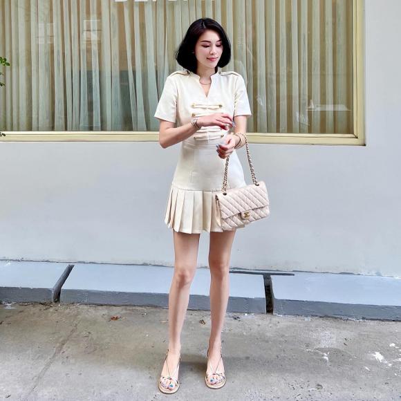 Hình ảnh Linh Rin diện đồ đơn giản và sử dụng duy nhất 1 chiếc túi trong nhiều lần xuất hiện. Ảnh: Internet Hình ảnh Linh Rin diện đồ đơn giản và sử dụng duy nhất 1 chiếc túi trong nhiều lần xuất hiện. Ảnh: Internet