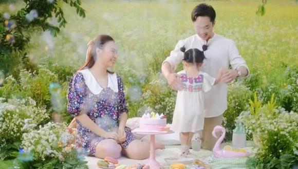 Ngỡ ngàng với nhan sắc của Đàm Thu Trang qua 'cam thường': Có khác ảnh tự đăng? - Ảnh 1 Ngỡ ngàng với nhan sắc của Đàm Thu Trang qua 'cam thường': Có khác ảnh tự đăng? - Ảnh 1