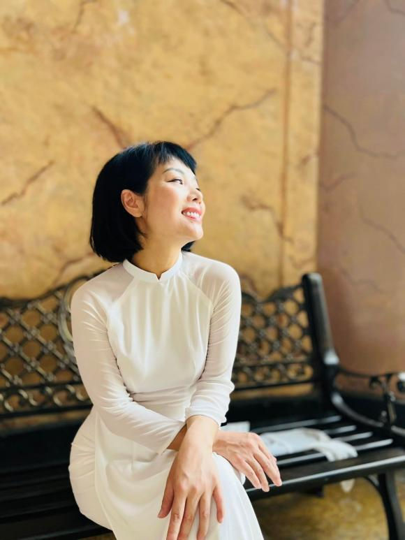 Nữ MC nhận được nhiều lời khen ngợi về nhan sắc ở thời điểm hiện tại. Ảnh: Facebook Nữ MC nhận được nhiều lời khen ngợi về nhan sắc ở thời điểm hiện tại. Ảnh: Facebook