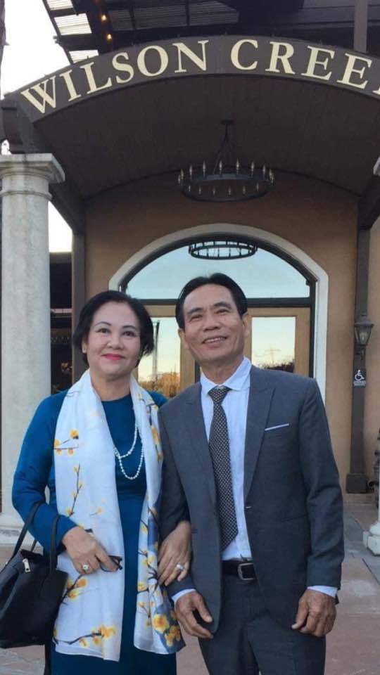 Những hình ảnh về bố mẹ của Mai Phương khiến dân tình phát sốt. Ảnh: Facebook