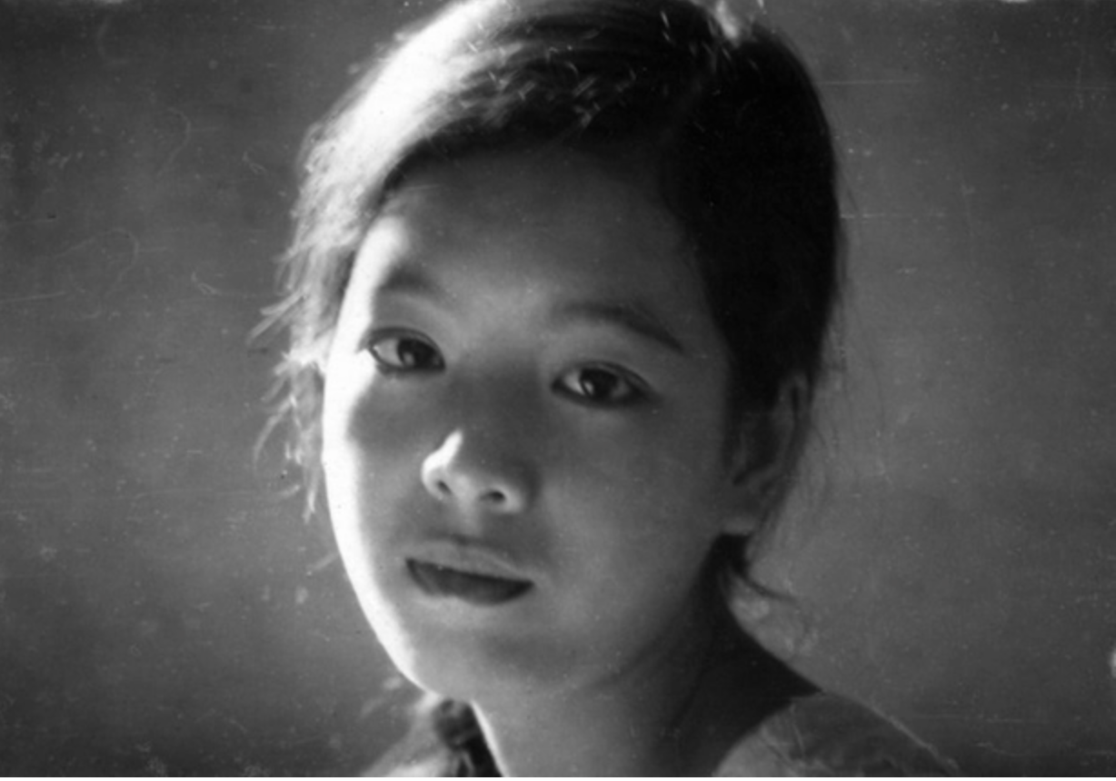 Mê mẩn với vẻ đẹp thanh thuần của NSƯT Chiều Xuân thuở xuân thì - Ảnh 2