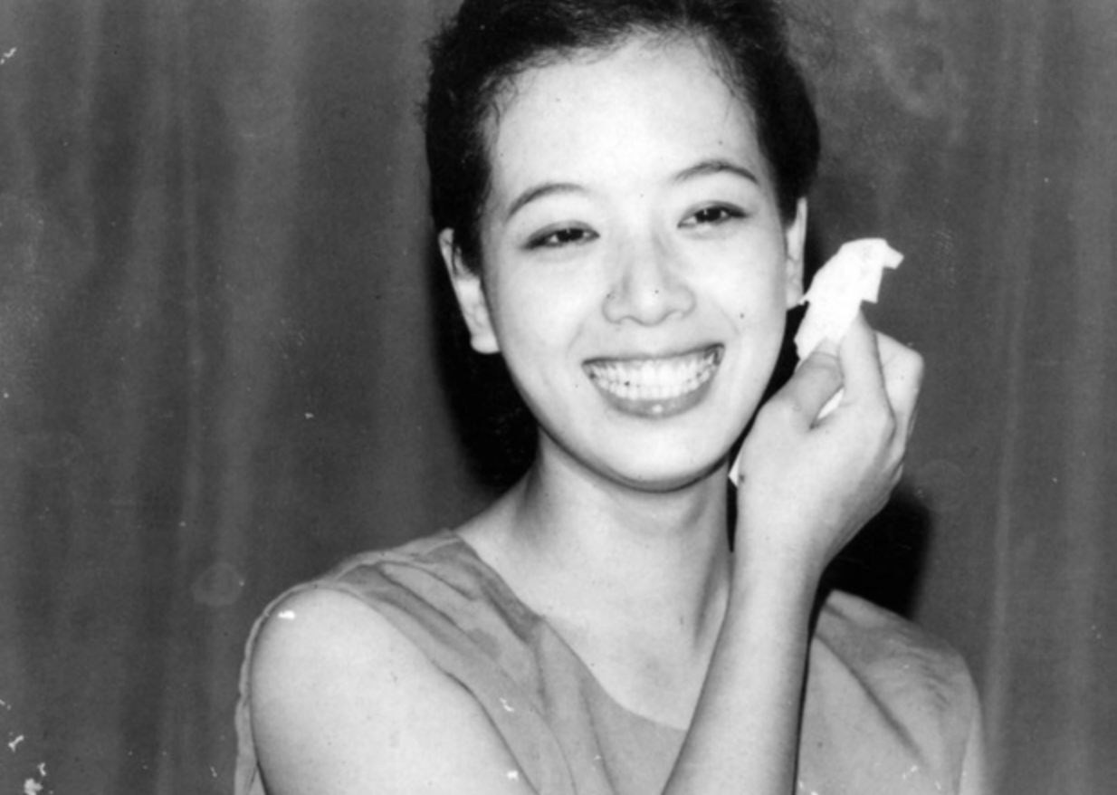 Mê mẩn với vẻ đẹp thanh thuần của NSƯT Chiều Xuân thuở xuân thì - Ảnh 4