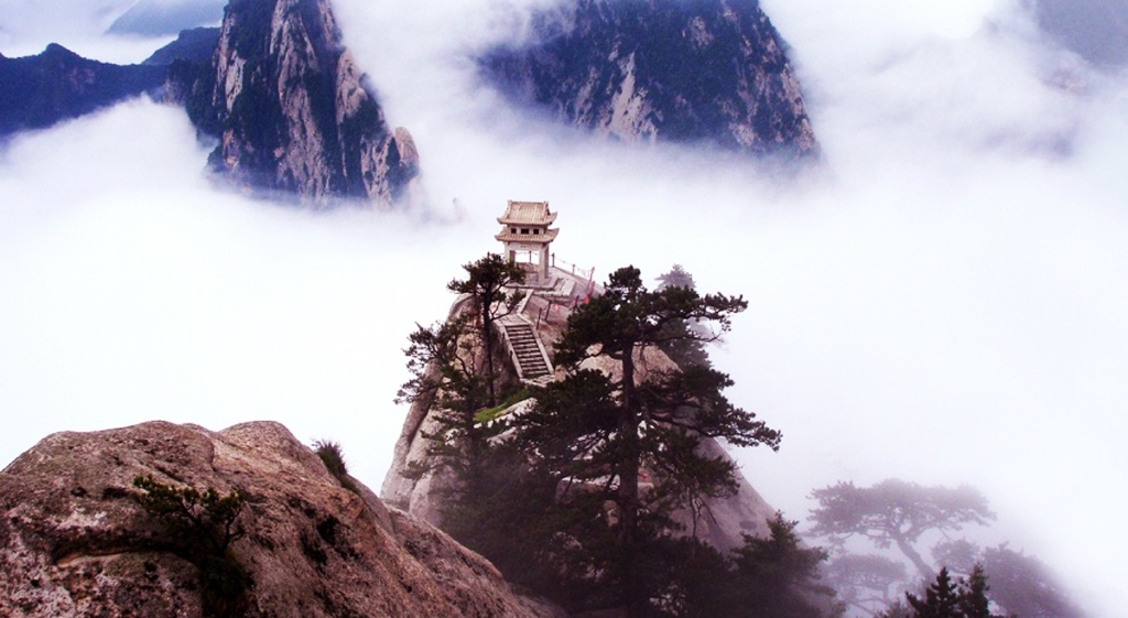 Quỷ môn quan trên núi Lục Bàn của Trung Quốc được xem là 'cấm địa'. Ảnh: Internet