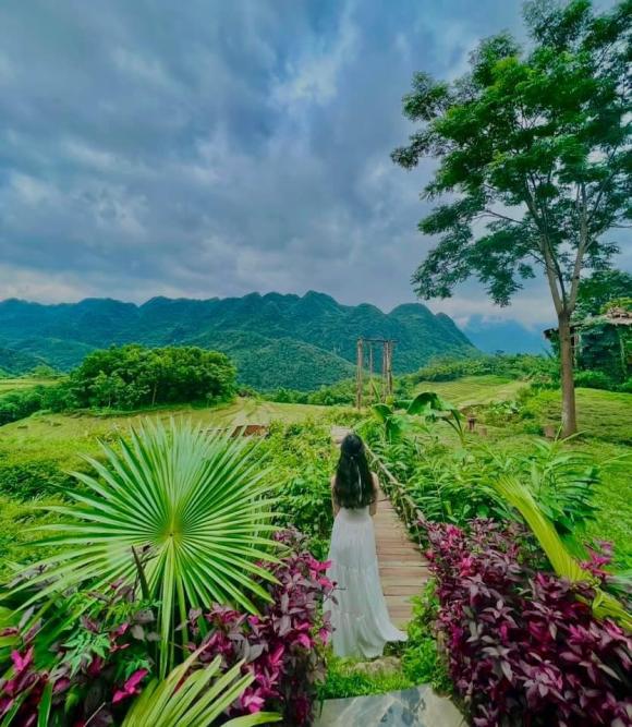 Những hình ảnh đẹp và ấn tượng của ái nữ nhà Quyền Linh trong chuyến du lịch mới đây. Ảnh: Facebook Những hình ảnh đẹp và ấn tượng của ái nữ nhà Quyền Linh trong chuyến du lịch mới đây. Ảnh: Facebook