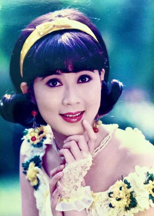 Sự nóng bỏng của Y Phụng đối lập với nét dịu dàng của Diễm Hương. Ảnh: Internet Sự nóng bỏng của Y Phụng đối lập với nét dịu dàng của Diễm Hương. Ảnh: Internet