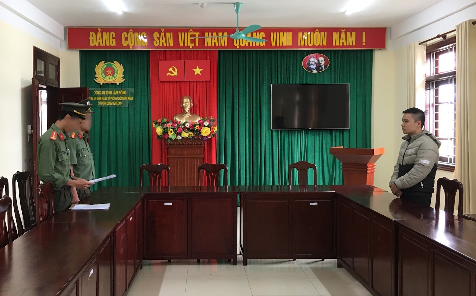 Nam Tiktoker chê người miền Trung keo kiệt, bủn xỉn bị xử phạt hành chính ở mức cao nhất - Ảnh 2 Nam Tiktoker chê người miền Trung keo kiệt, bủn xỉn bị xử phạt hành chính ở mức cao nhất - Ảnh 2