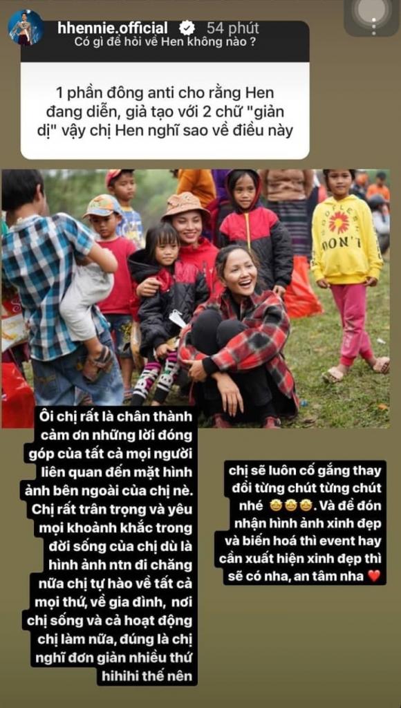 Khi được hỏi về vấn đề nhạy cảm, H'Hen Niê đã khéo léo chia sẻ đầy thuyết phục. Ảnh chụp màn hình Khi được hỏi về vấn đề nhạy cảm, H'Hen Niê đã khéo léo chia sẻ đầy thuyết phục. Ảnh chụp màn hình