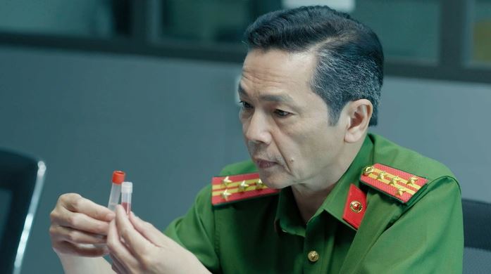 Đây là lần đầu NSND Trung Anh khoác lên mình bộ cảnh phục khi nhập vai Đại tá Giang trong bộ phim Đấu Trí. Ảnh: Internet Đây là lần đầu NSND Trung Anh khoác lên mình bộ cảnh phục khi nhập vai Đại tá Giang trong bộ phim Đấu Trí. Ảnh: Internet