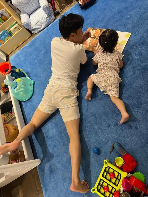 Loạt hình ảnh đời thường của gia đình Cường Đôla được chia sẻ khiến dân tình thích thú. Ảnh: Facebook Loạt hình ảnh đời thường của gia đình Cường Đôla được chia sẻ khiến dân tình thích thú. Ảnh: Facebook